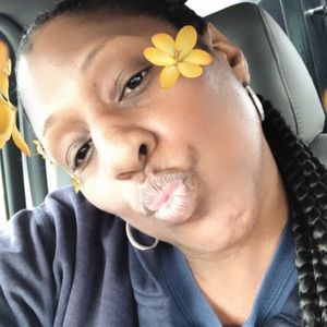 Meet your Posher, Aisha